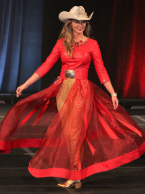 Miss Rodeo Arkansas 2017, Libby Lohnen in gold glitter metallic leather pants